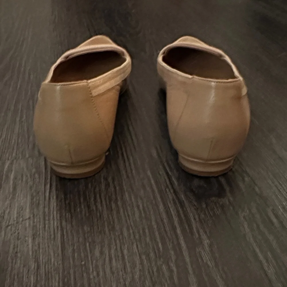 Manolo Blahnik Beige Women's Loafers - Picture 4 of 7